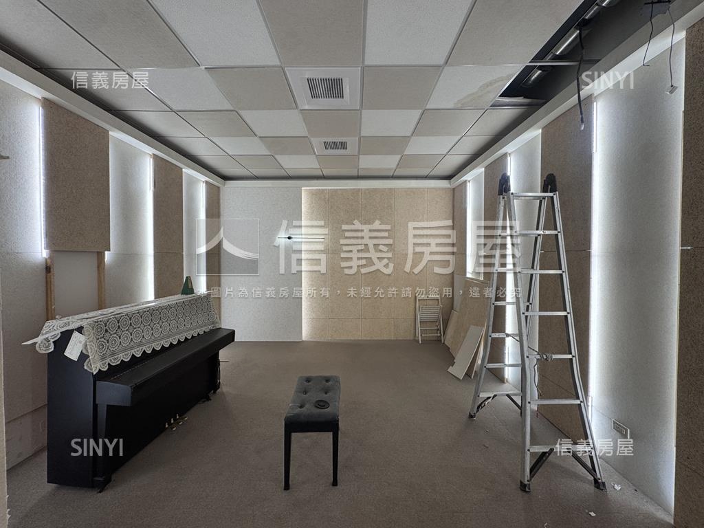 東區角窗店面＋百坪地下室房屋室內格局與周邊環境