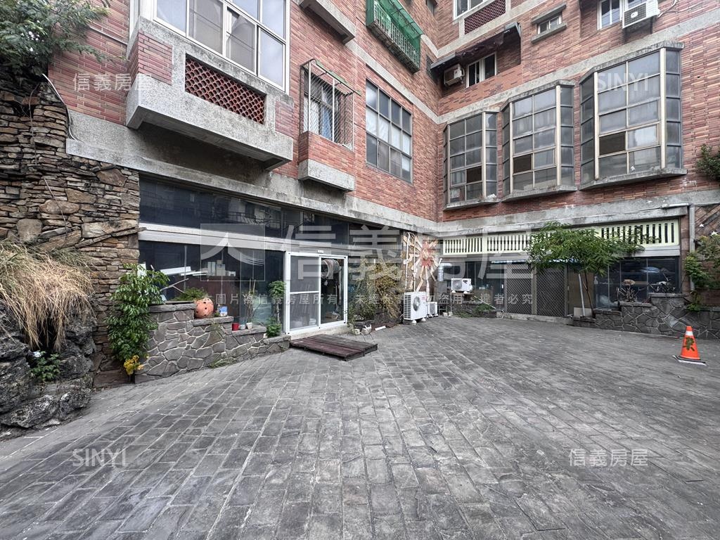 東區角窗店面＋百坪地下室房屋室內格局與周邊環境