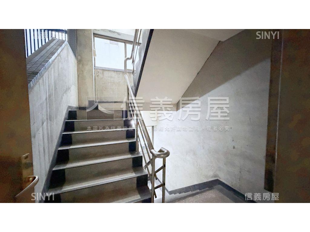 華國花園高樓２房平車房屋室內格局與周邊環境