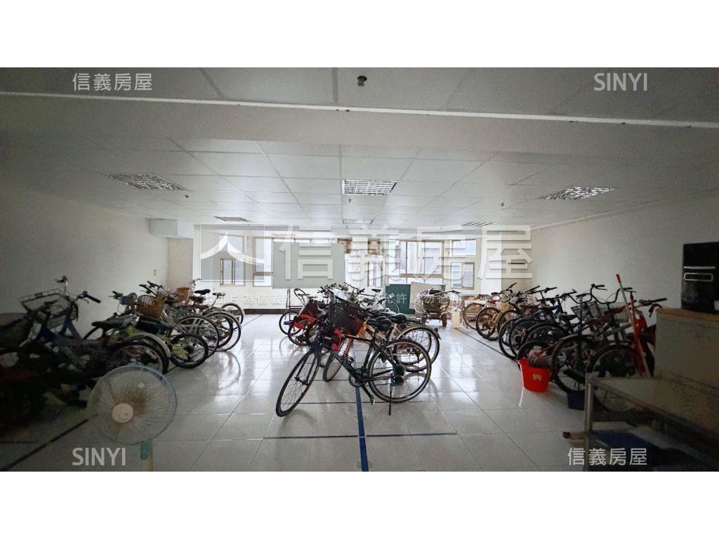 華國花園高樓２房平車房屋室內格局與周邊環境