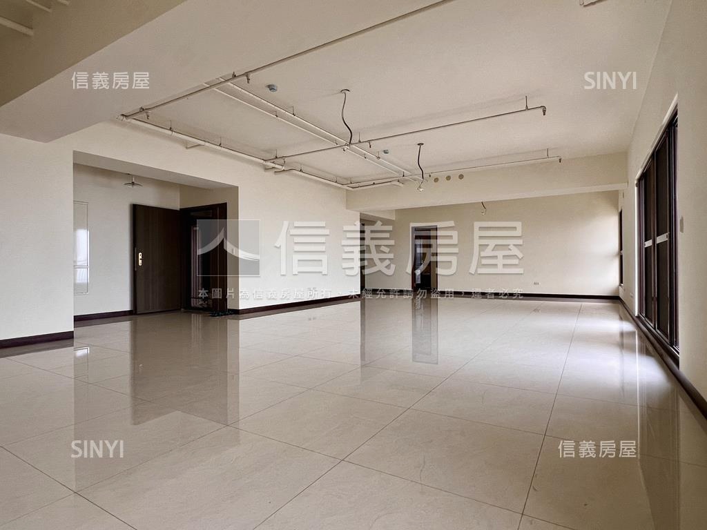 科技層峰企業豪邸楠梓－瀚房屋室內格局與周邊環境