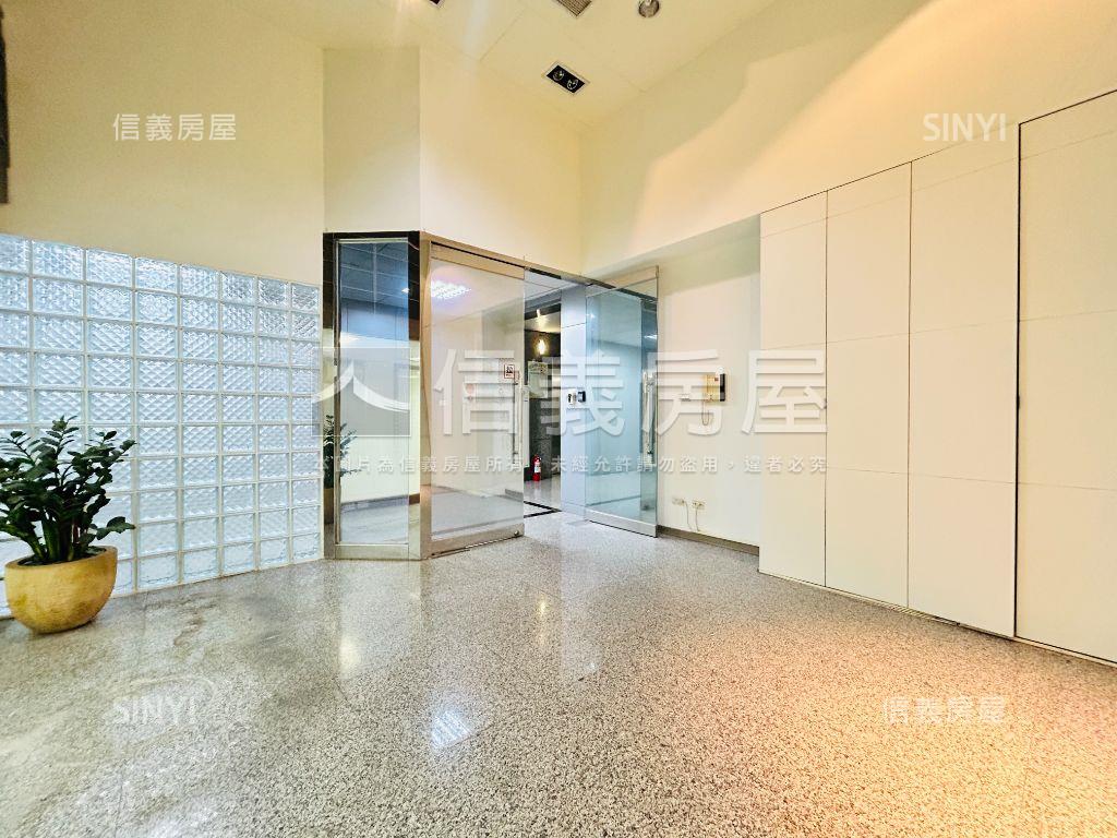 正民權東路內科挑高辦公室房屋室內格局與周邊環境