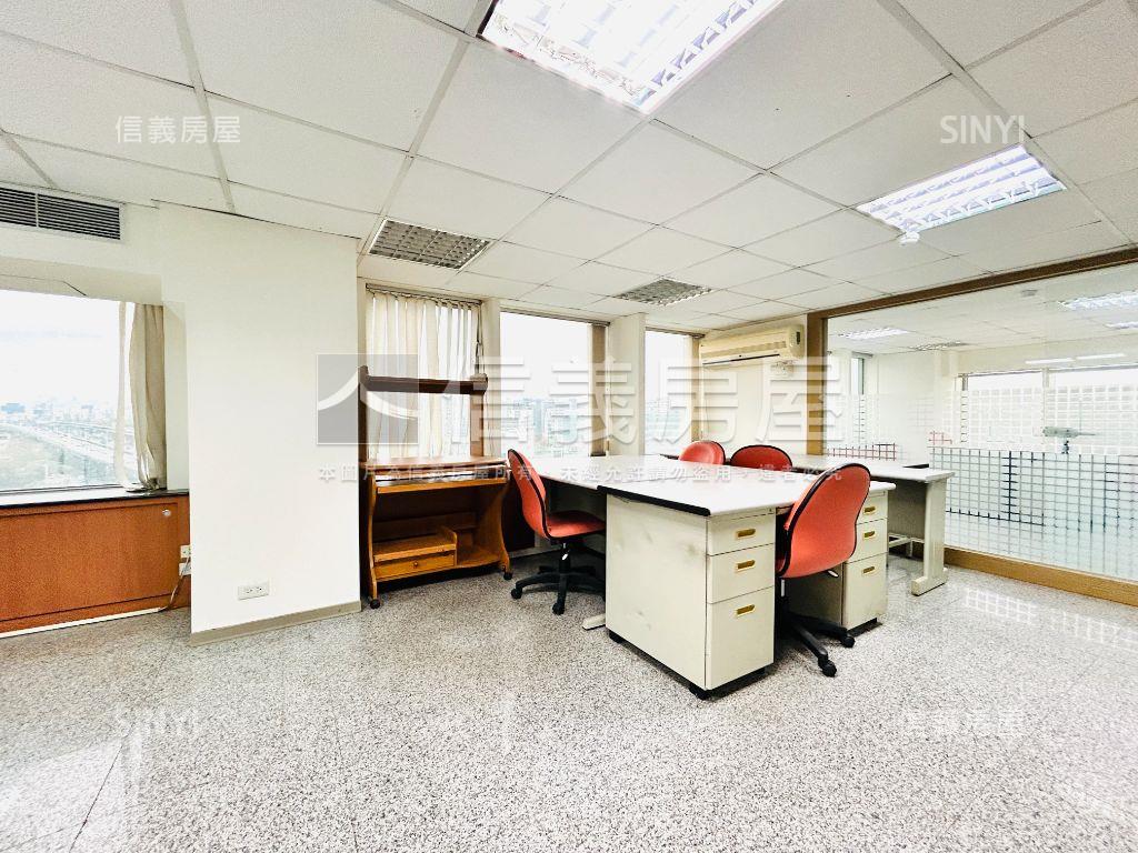 正民權東路內科挑高辦公室房屋室內格局與周邊環境