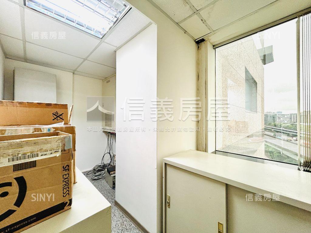 正民權東路內科挑高辦公室房屋室內格局與周邊環境