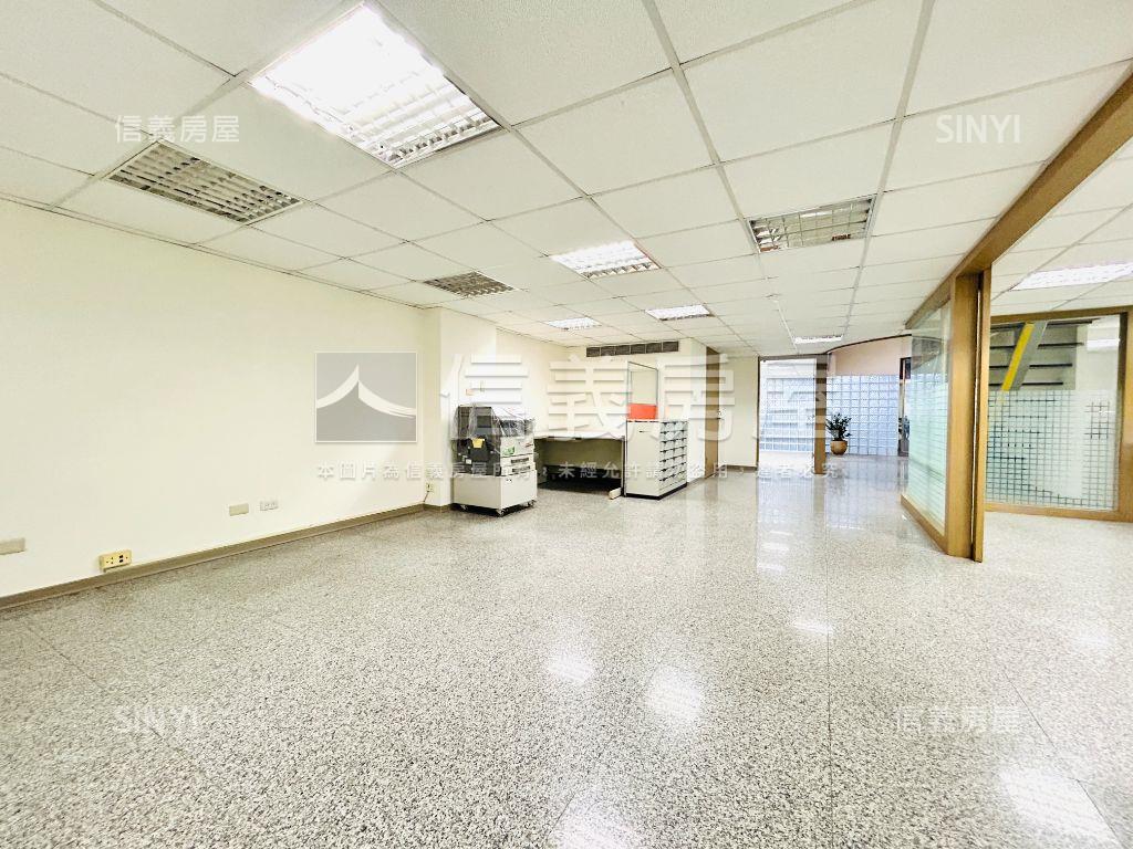 正民權東路內科挑高辦公室房屋室內格局與周邊環境