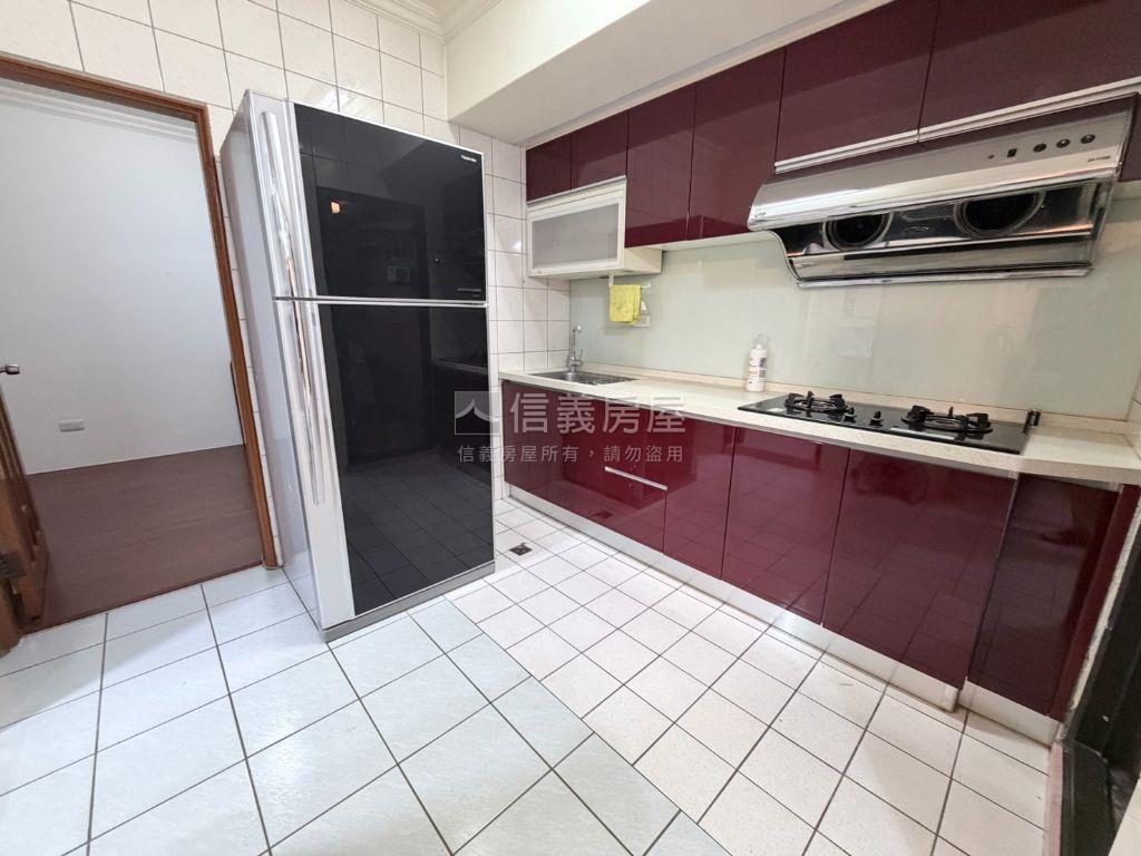 近漢口國中優質首購三房房屋室內格局與周邊環境