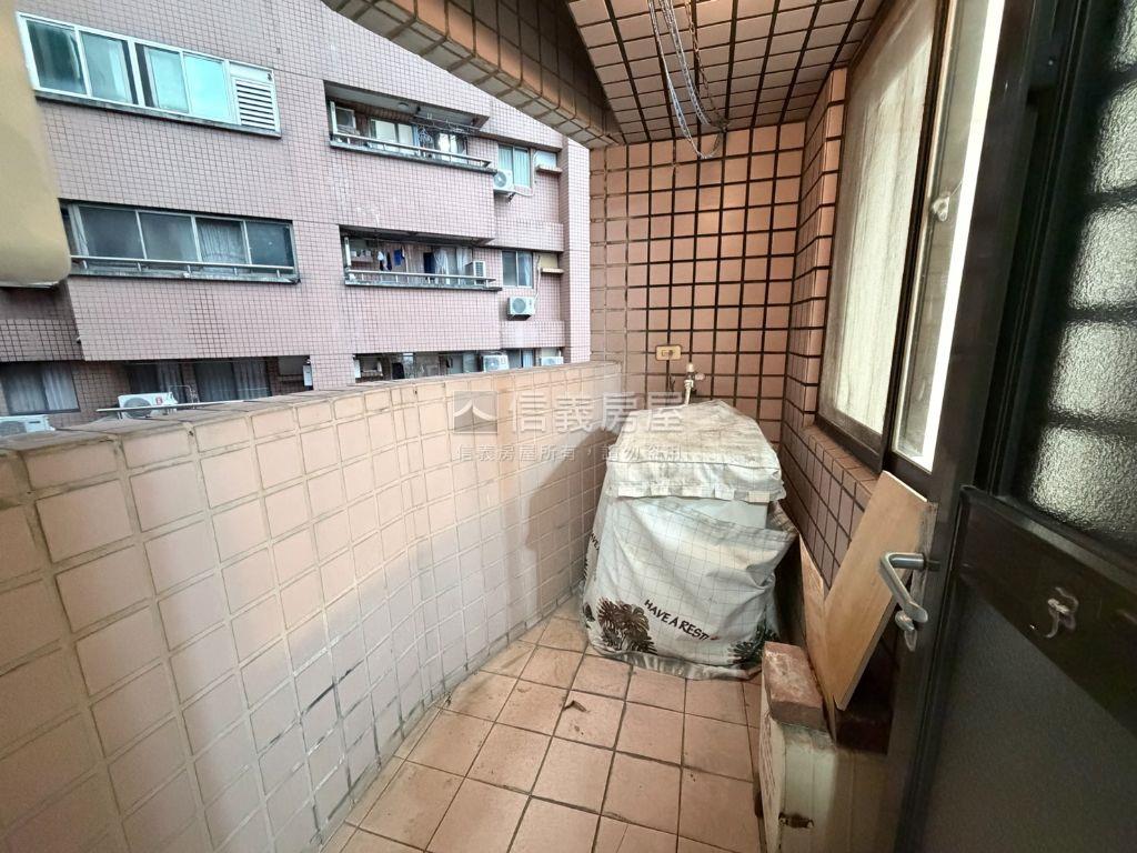 近漢口國中優質首購三房房屋室內格局與周邊環境