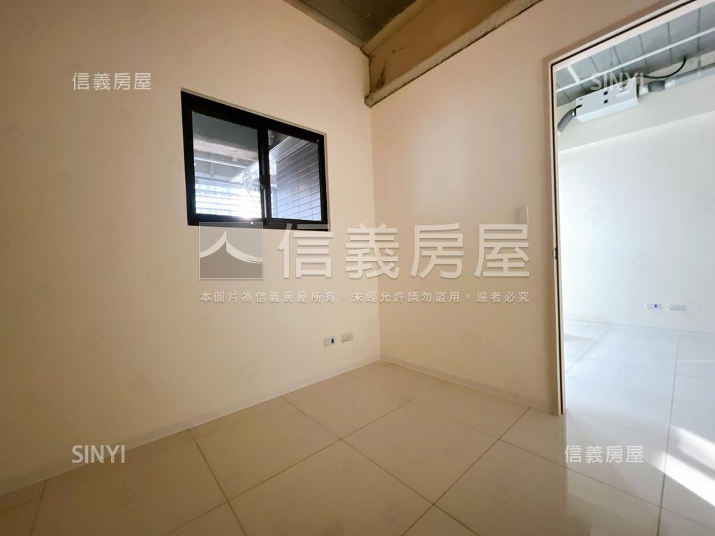 市政一號☆兩房車位房屋室內格局與周邊環境