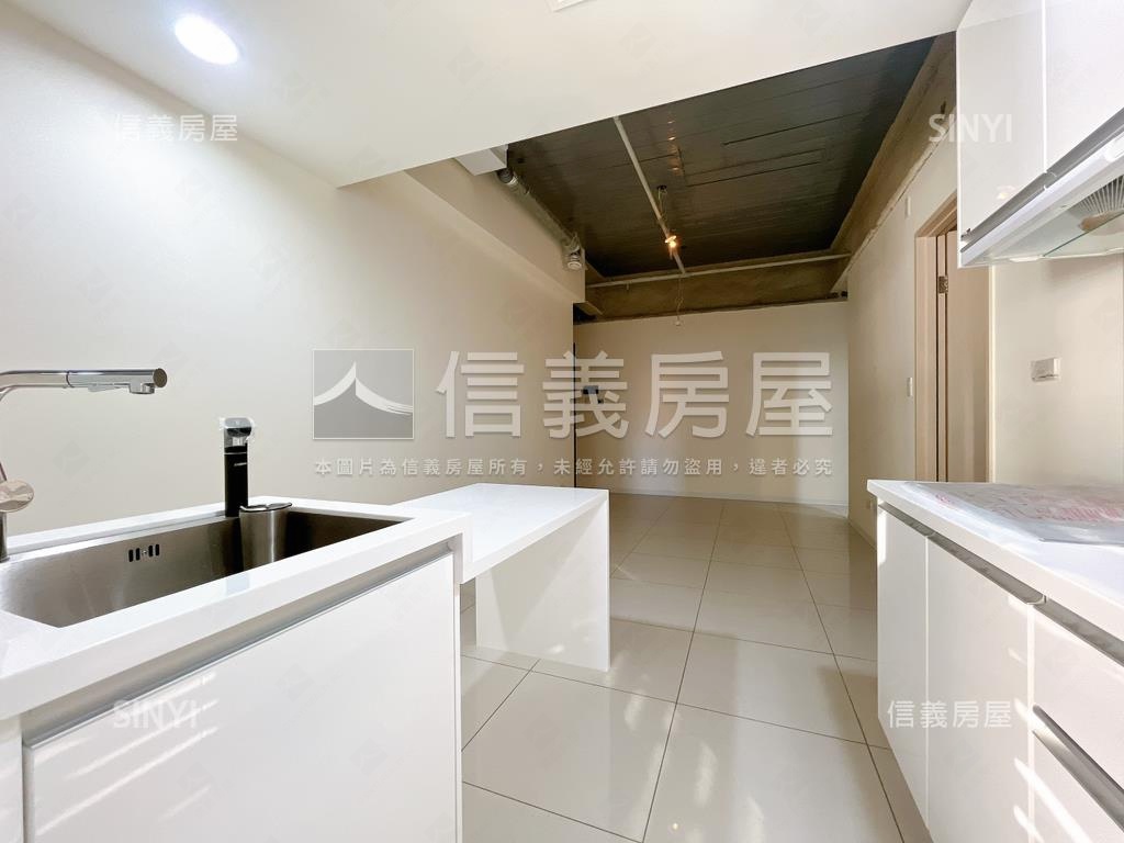 市政一號☆兩房車位房屋室內格局與周邊環境