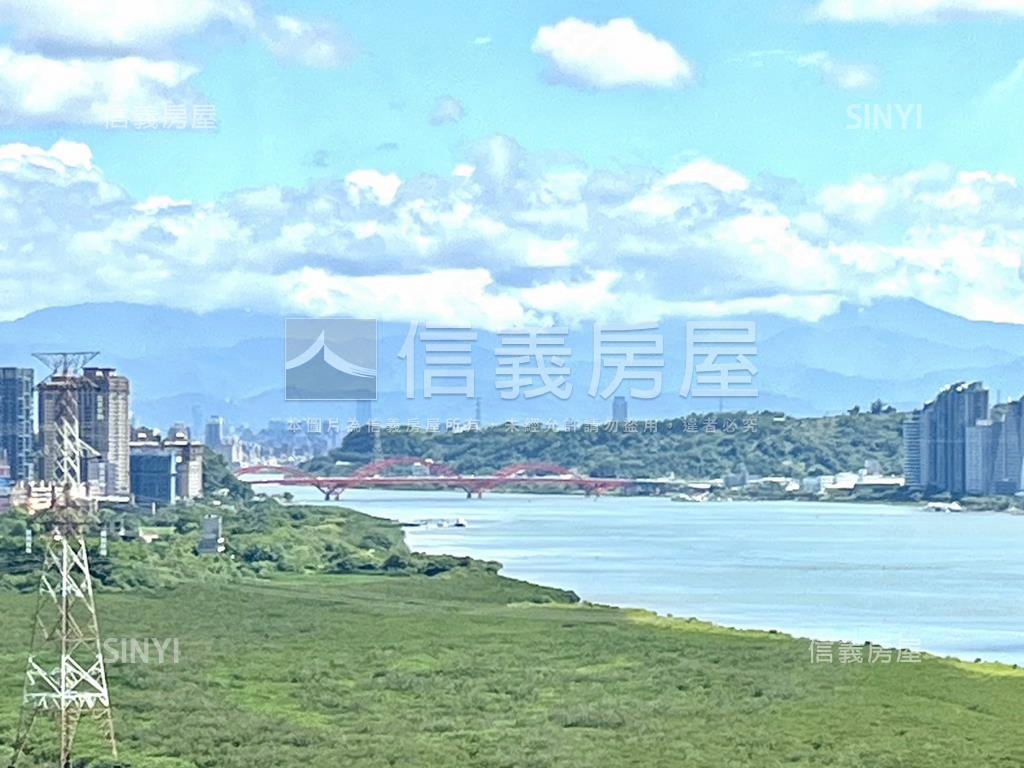 專任山海大地三房車位房屋室內格局與周邊環境