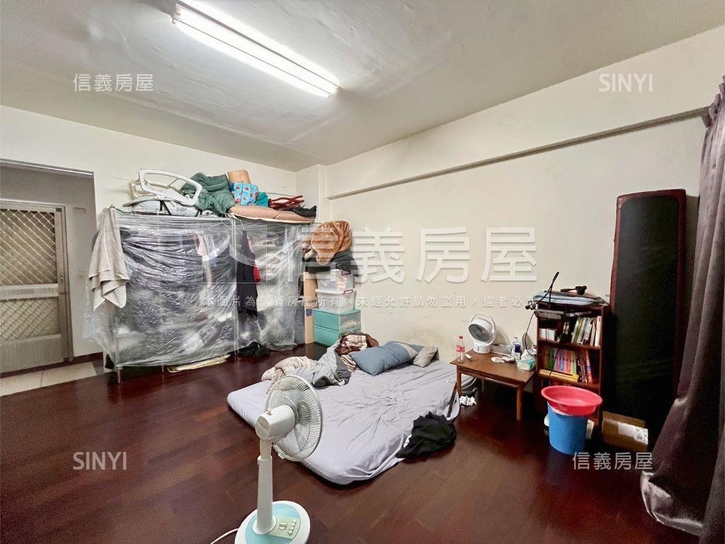 高醫建工商圈屋況佳金透店房屋室內格局與周邊環境