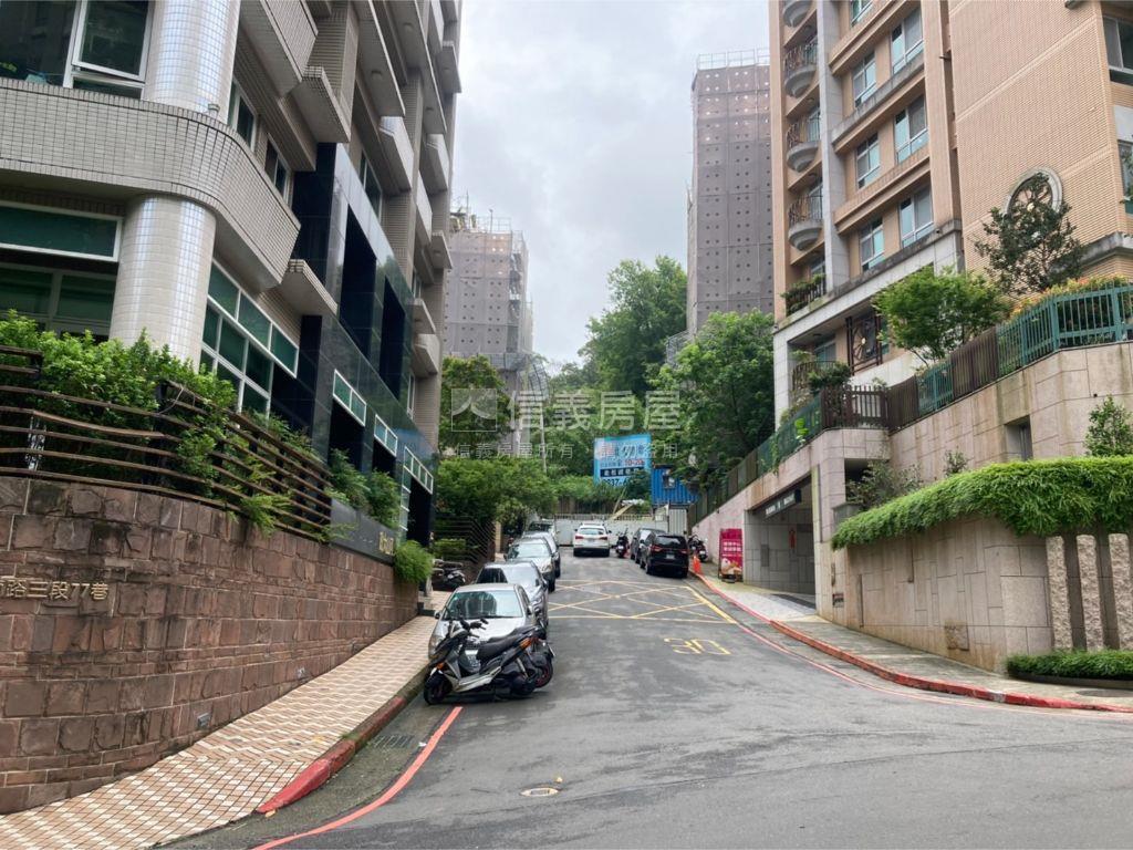 政大爵鼎套房車位房屋室內格局與周邊環境