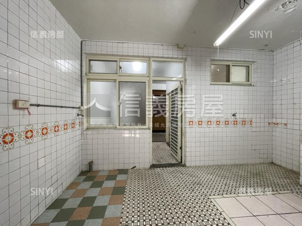 專任稀有長泰街一樓房屋室內格局與周邊環境