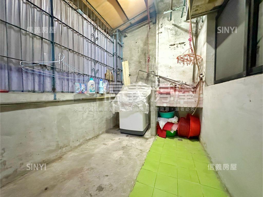 勝利路淨美經典二樓房屋室內格局與周邊環境