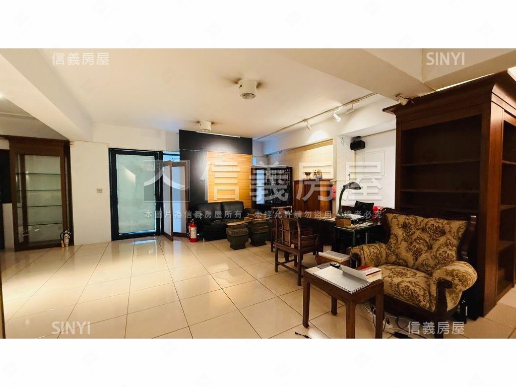 仁愛國小面寬朝南店面房屋室內格局與周邊環境