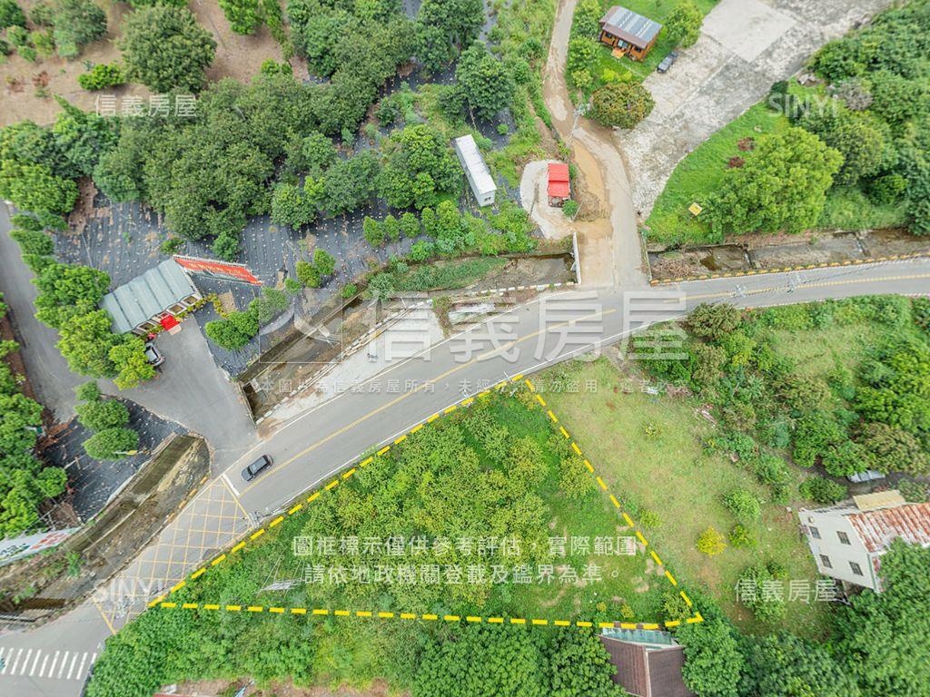臨７４快官大大的土地房屋室內格局與周邊環境
