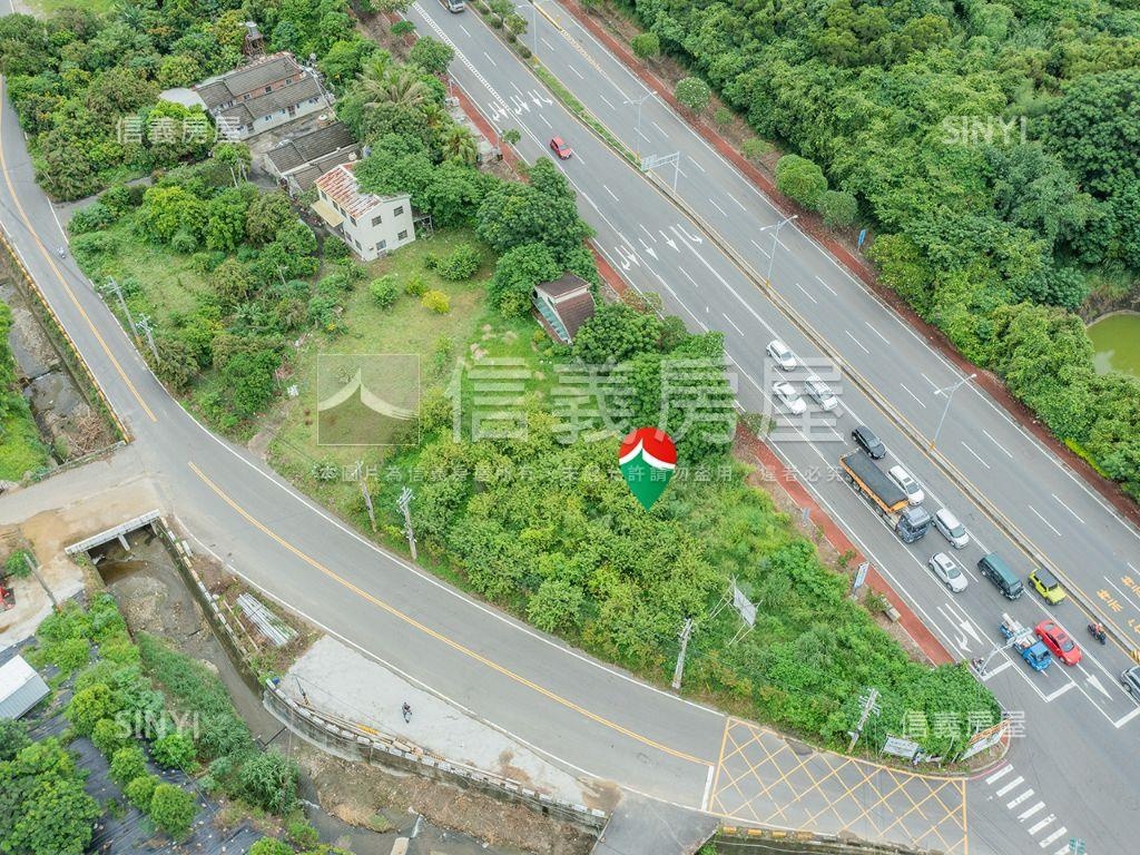 臨７４快官大大的土地房屋室內格局與周邊環境