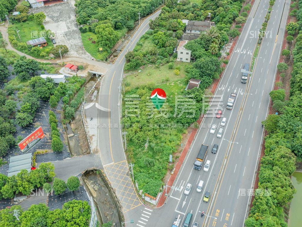 臨７４快官大大的土地房屋室內格局與周邊環境