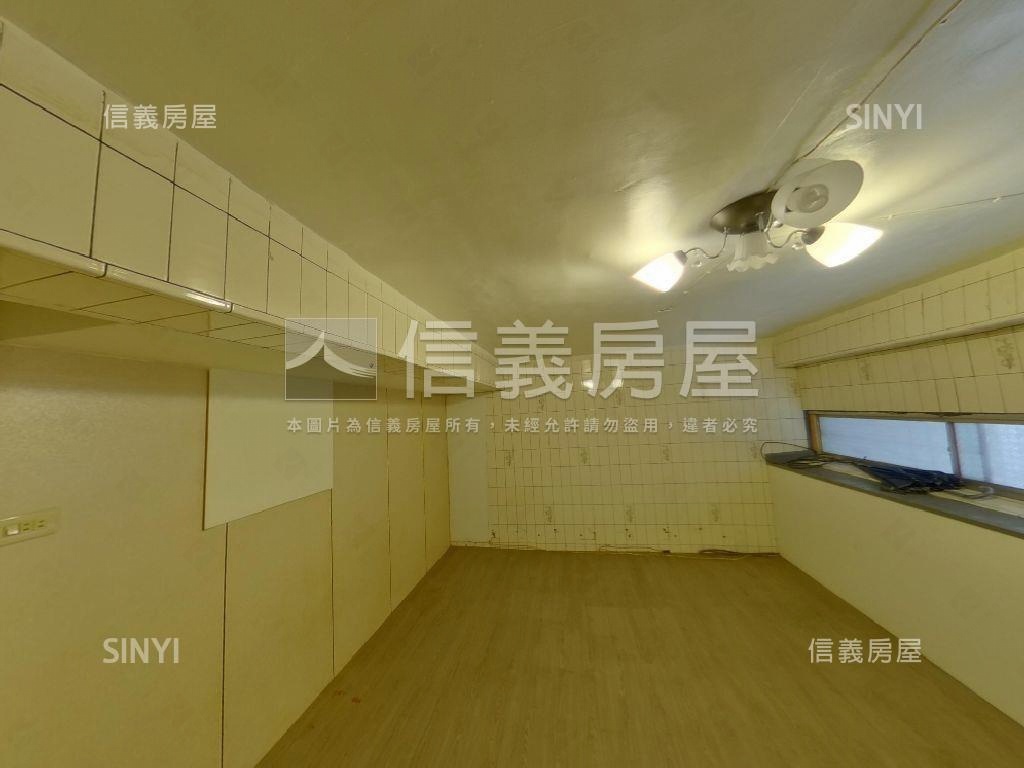 近雙車站一樓復古美寓房屋室內格局與周邊環境