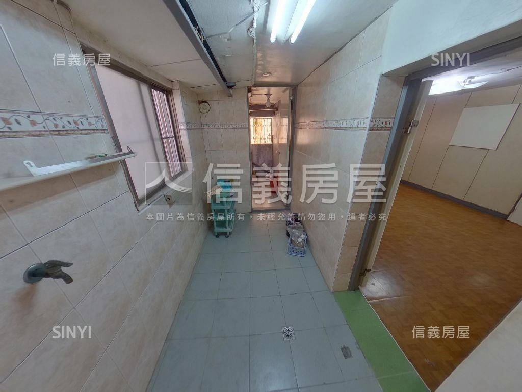 近雙車站一樓復古美寓房屋室內格局與周邊環境