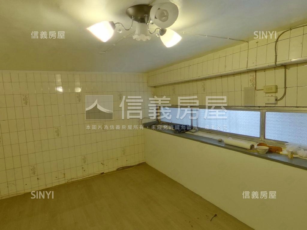 近雙車站一樓復古美寓房屋室內格局與周邊環境