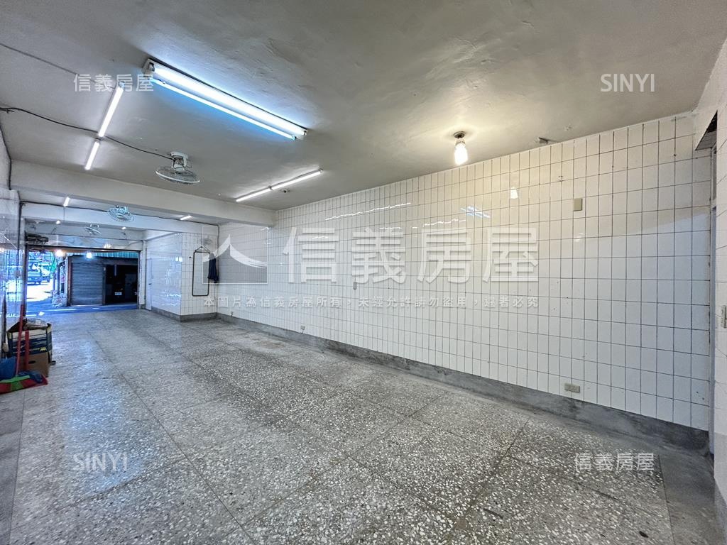 稀有捷運公車大直市場店面房屋室內格局與周邊環境