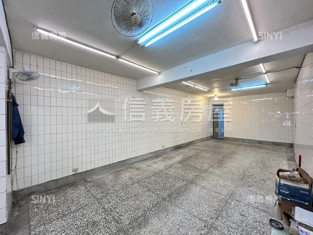 稀有捷運公車大直市場店面房屋室內格局與周邊環境