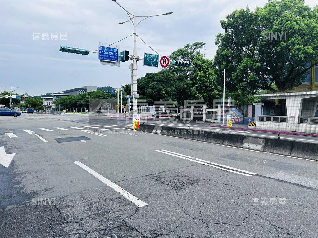 稀有捷運公車大直市場店面房屋室內格局與周邊環境