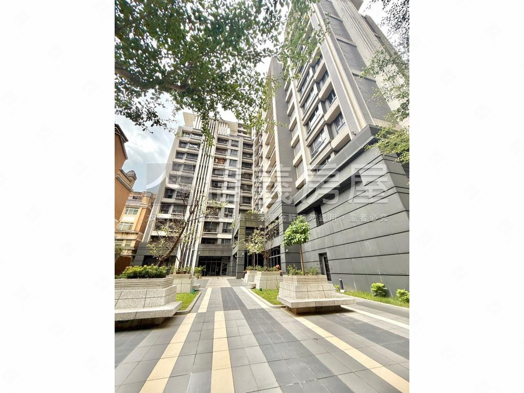 北大森閣２＋１房車位房屋室內格局與周邊環境