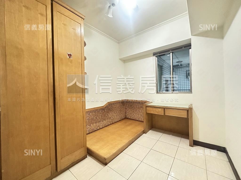 陽明園中園露臺四房房屋室內格局與周邊環境