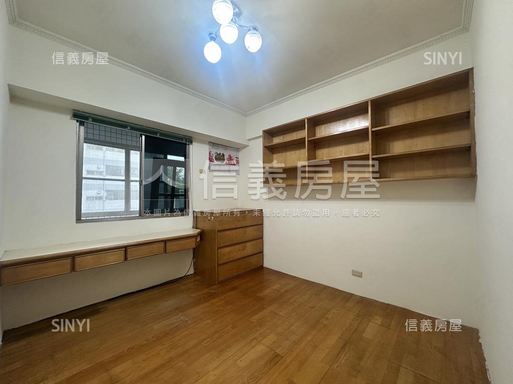 陽明園中園露臺四房房屋室內格局與周邊環境