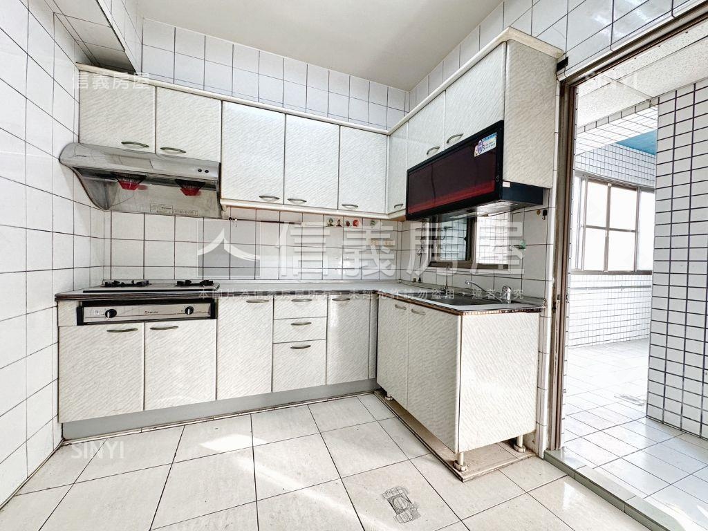 東光學區稀有大空間露臺宅房屋室內格局與周邊環境