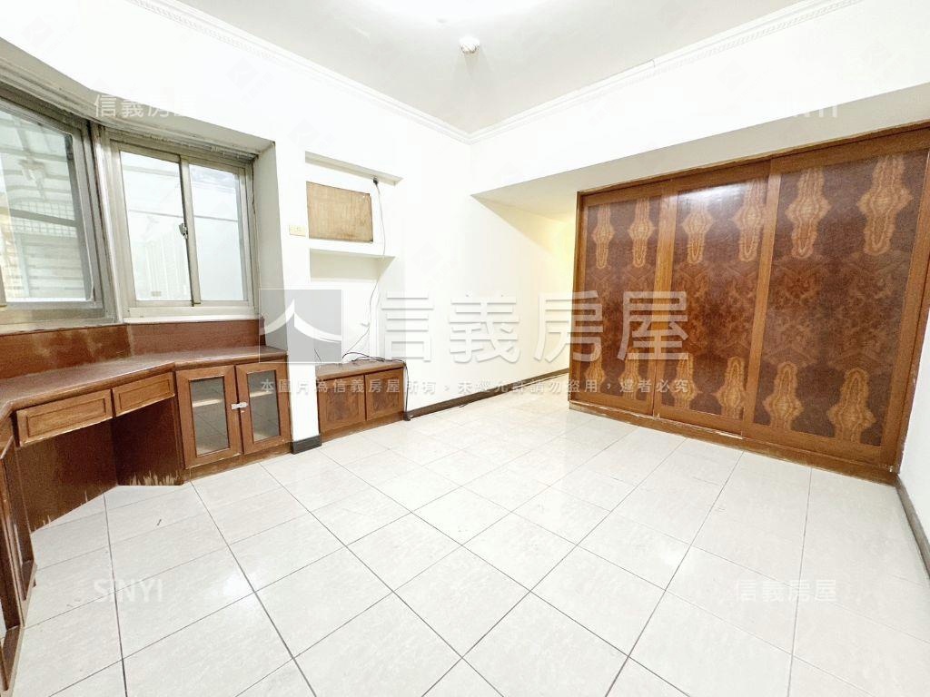 東光學區稀有大空間露臺宅房屋室內格局與周邊環境