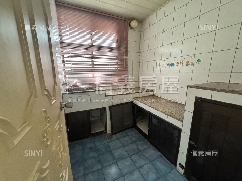 興南大空間美宅房屋室內格局與周邊環境