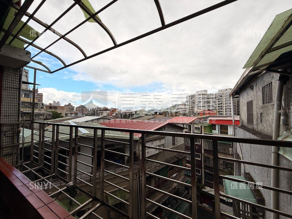 興南大空間美宅房屋室內格局與周邊環境