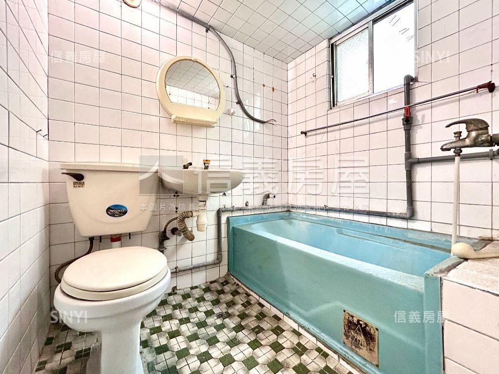 小港二苓商圈黃金店面房屋室內格局與周邊環境