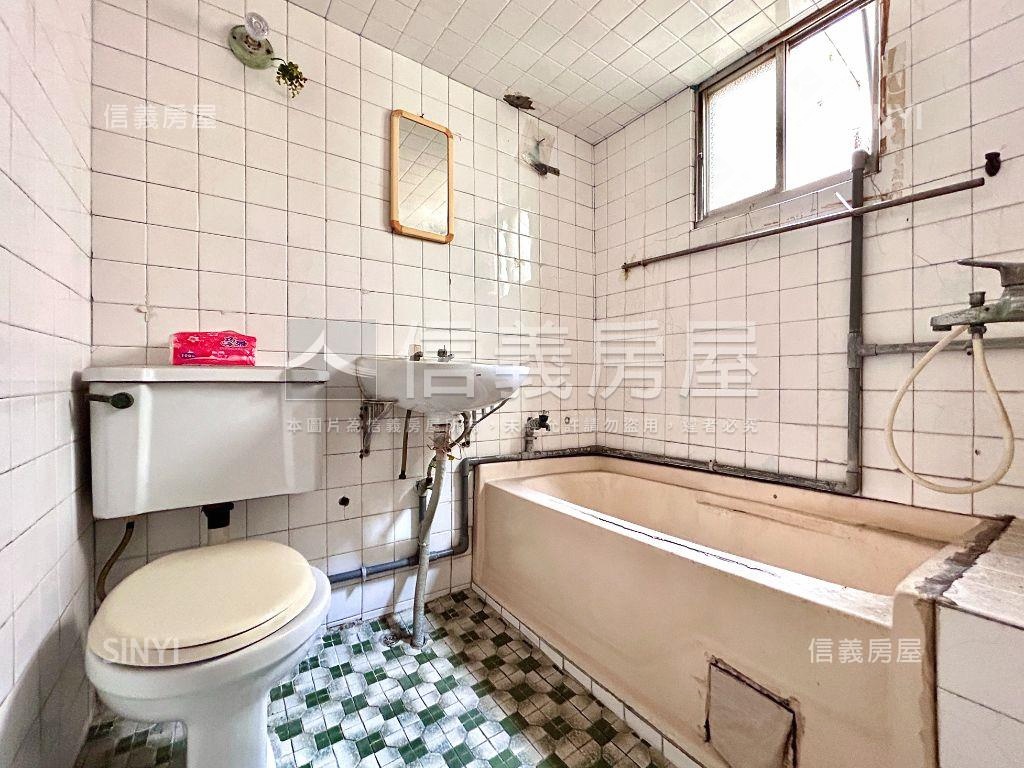 小港二苓商圈黃金店面房屋室內格局與周邊環境