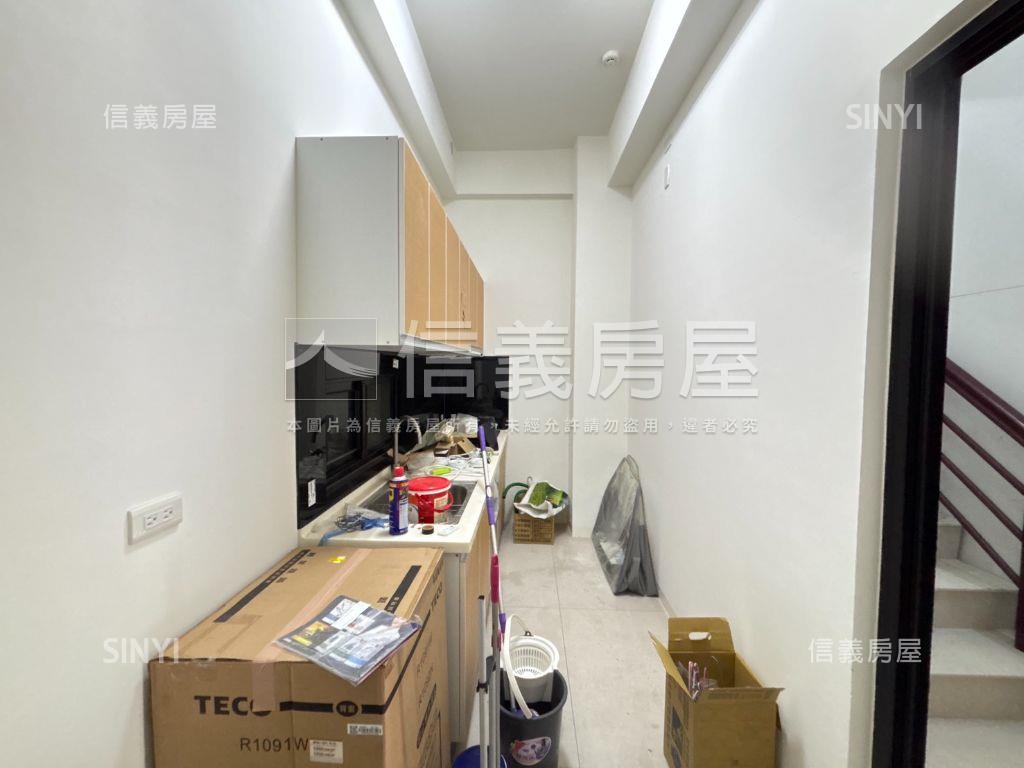 安南十二佃收租好投資店面房屋室內格局與周邊環境