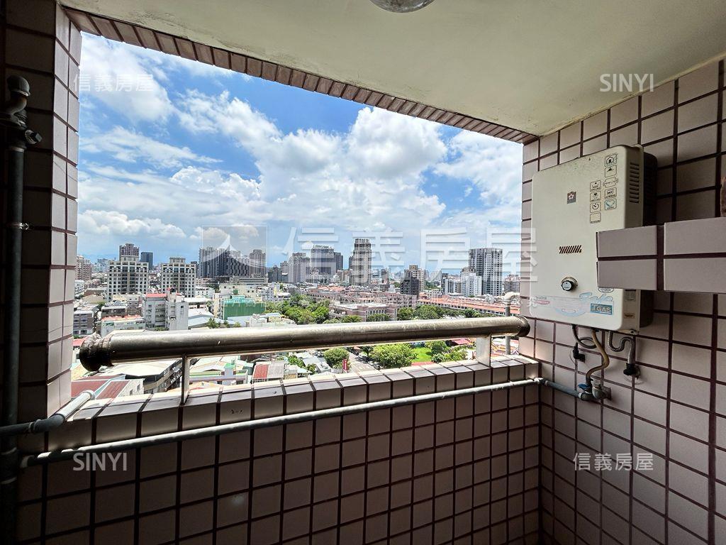 由鉅建設視野戶三房平車房屋室內格局與周邊環境