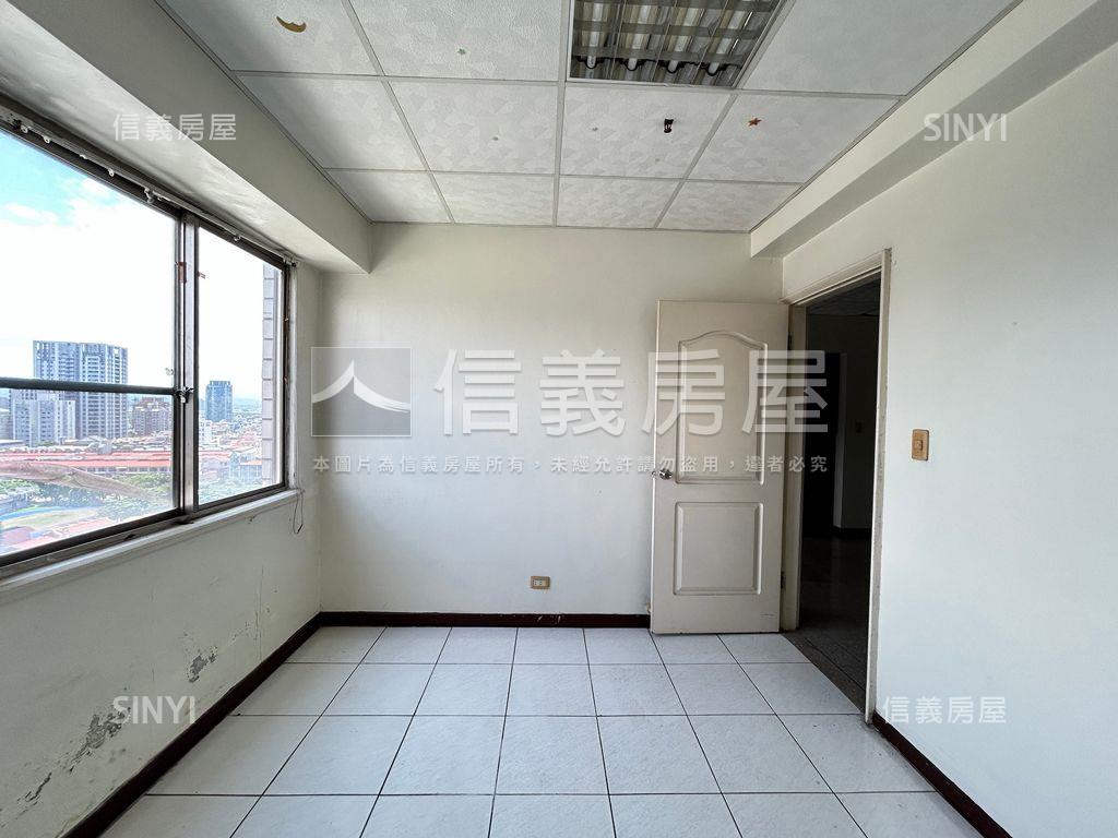 由鉅建設視野戶三房平車房屋室內格局與周邊環境