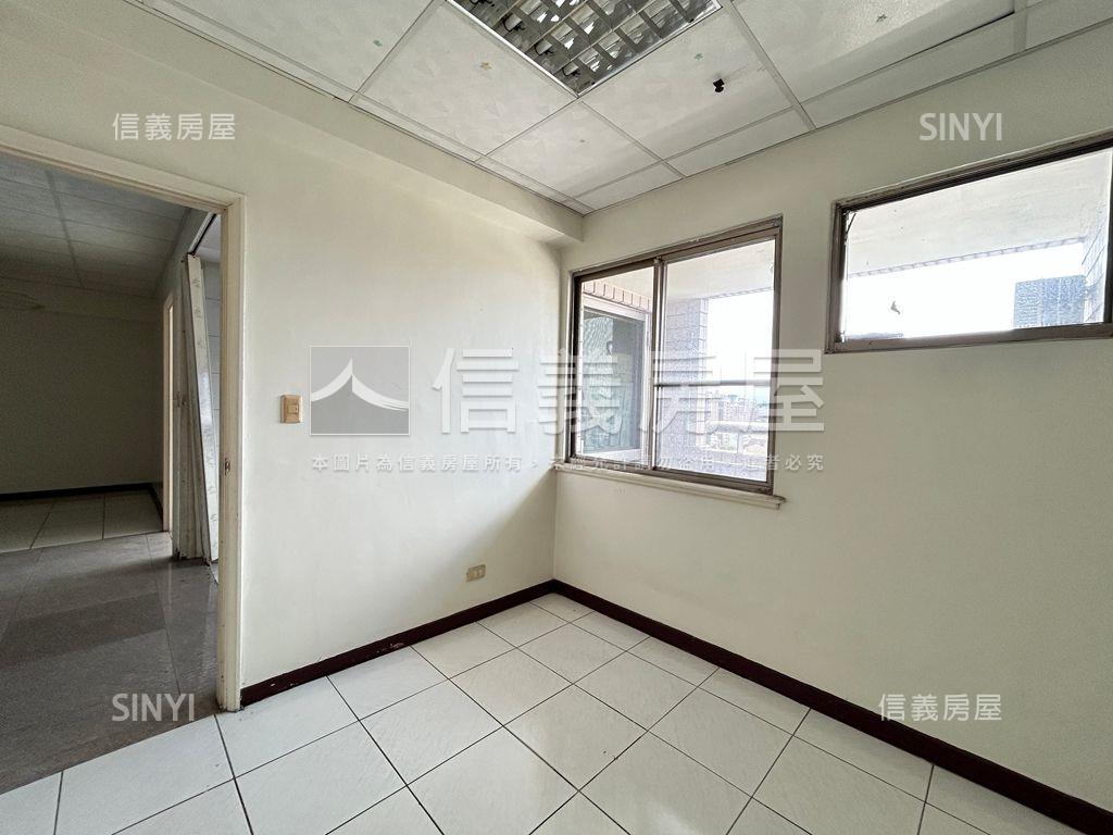 由鉅建設視野戶三房平車房屋室內格局與周邊環境