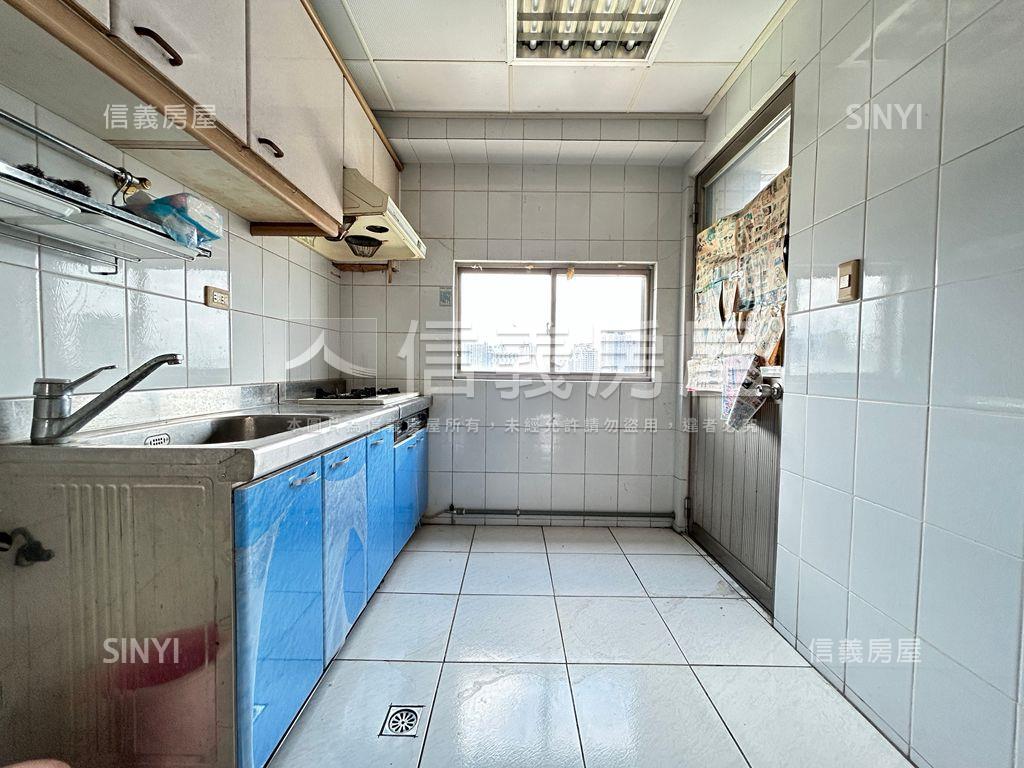 由鉅建設視野戶三房平車房屋室內格局與周邊環境