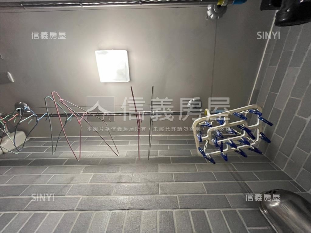 東區兩房平車房屋室內格局與周邊環境
