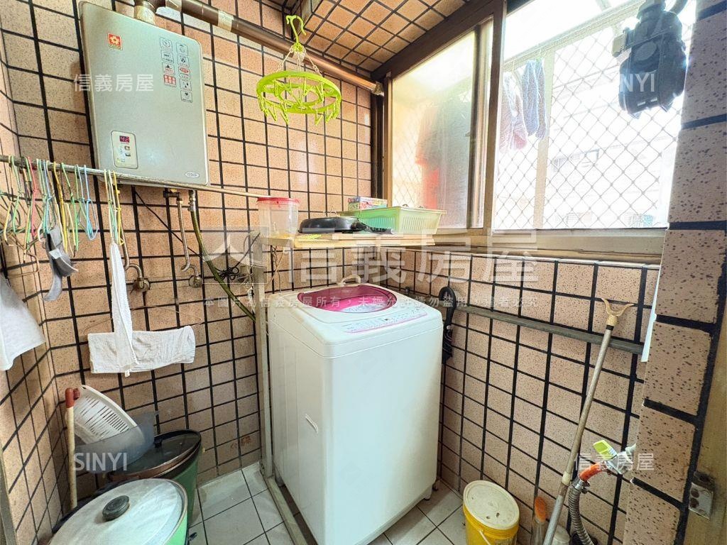 大有路三房有車位房屋室內格局與周邊環境