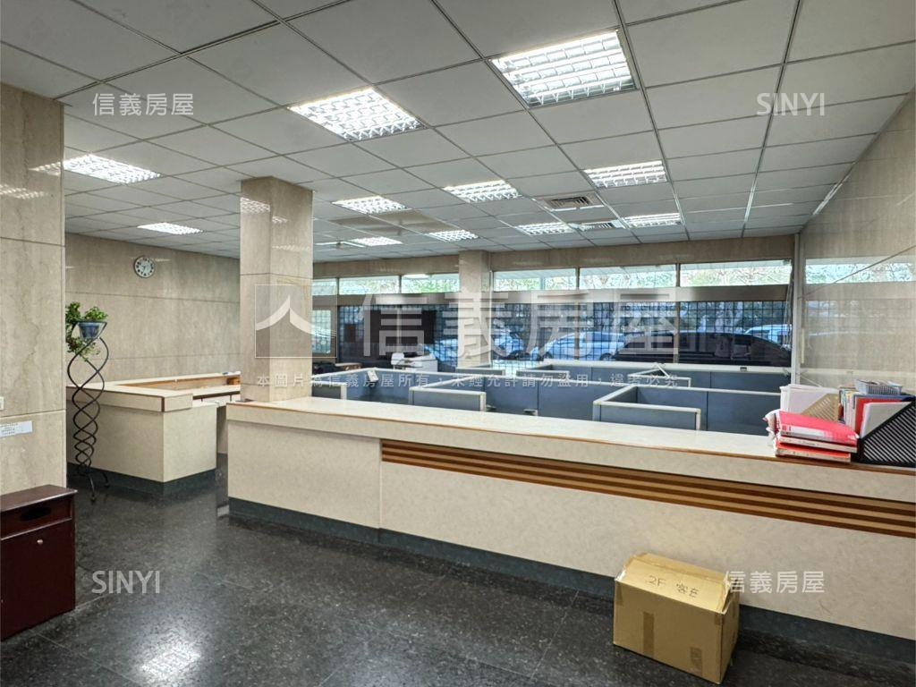 近商６０大面寬店面房屋室內格局與周邊環境