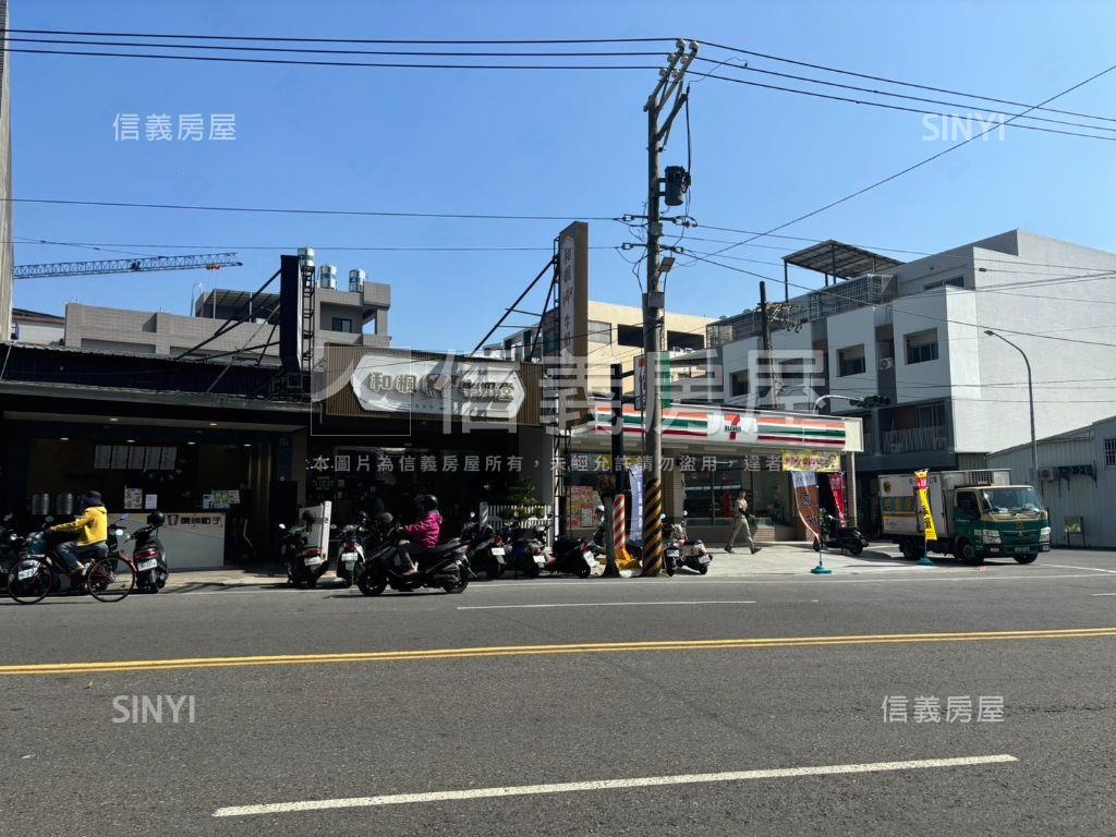 近捷運成家典雅三房車位房屋室內格局與周邊環境