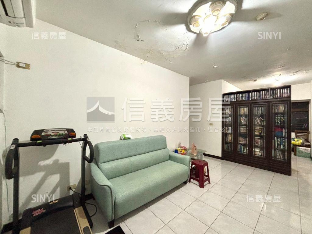 壽德新村三房車位房屋室內格局與周邊環境