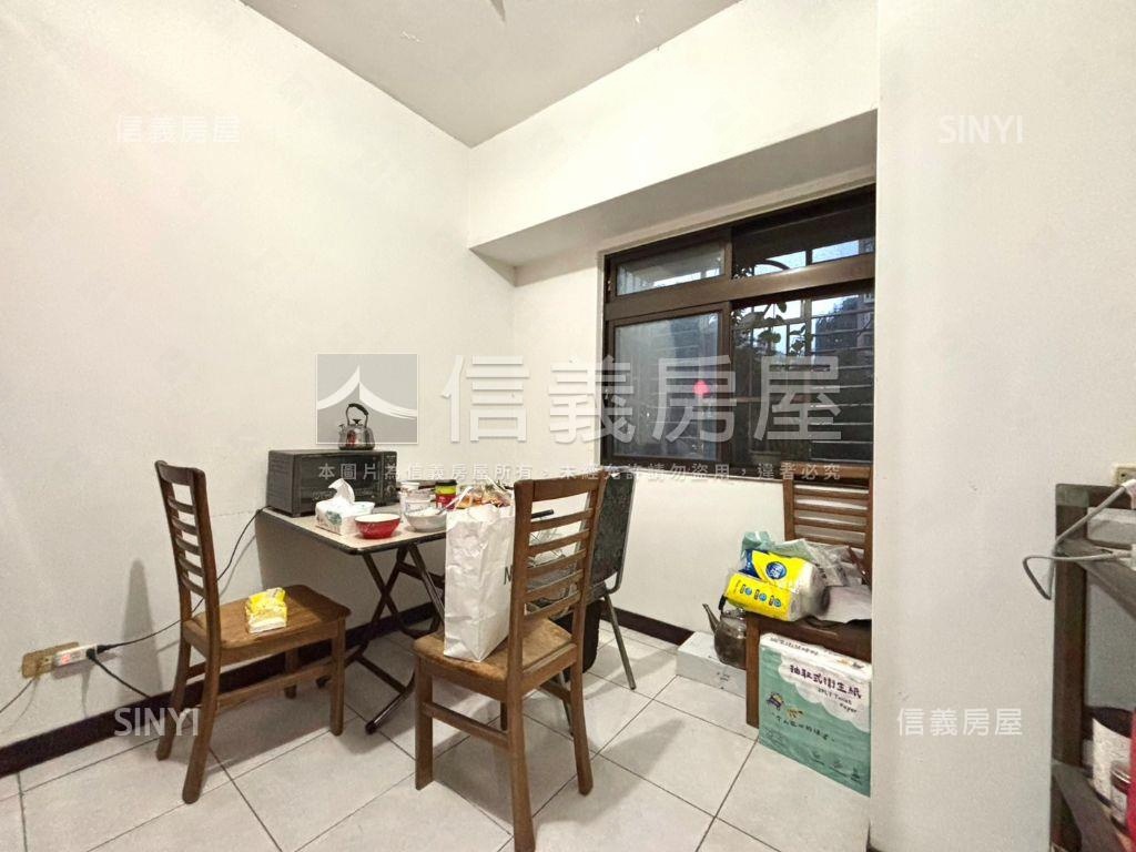 壽德新村三房車位房屋室內格局與周邊環境