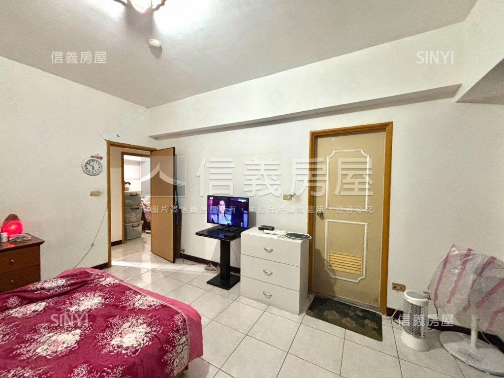 壽德新村三房車位房屋室內格局與周邊環境