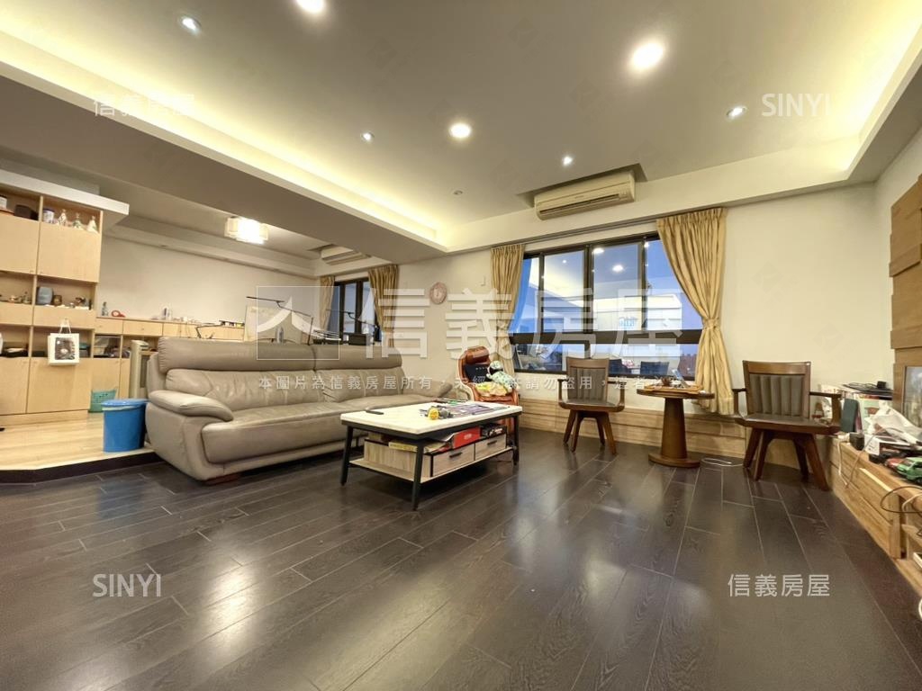 近八擴頂樓◎樓中樓露台戶房屋室內格局與周邊環境